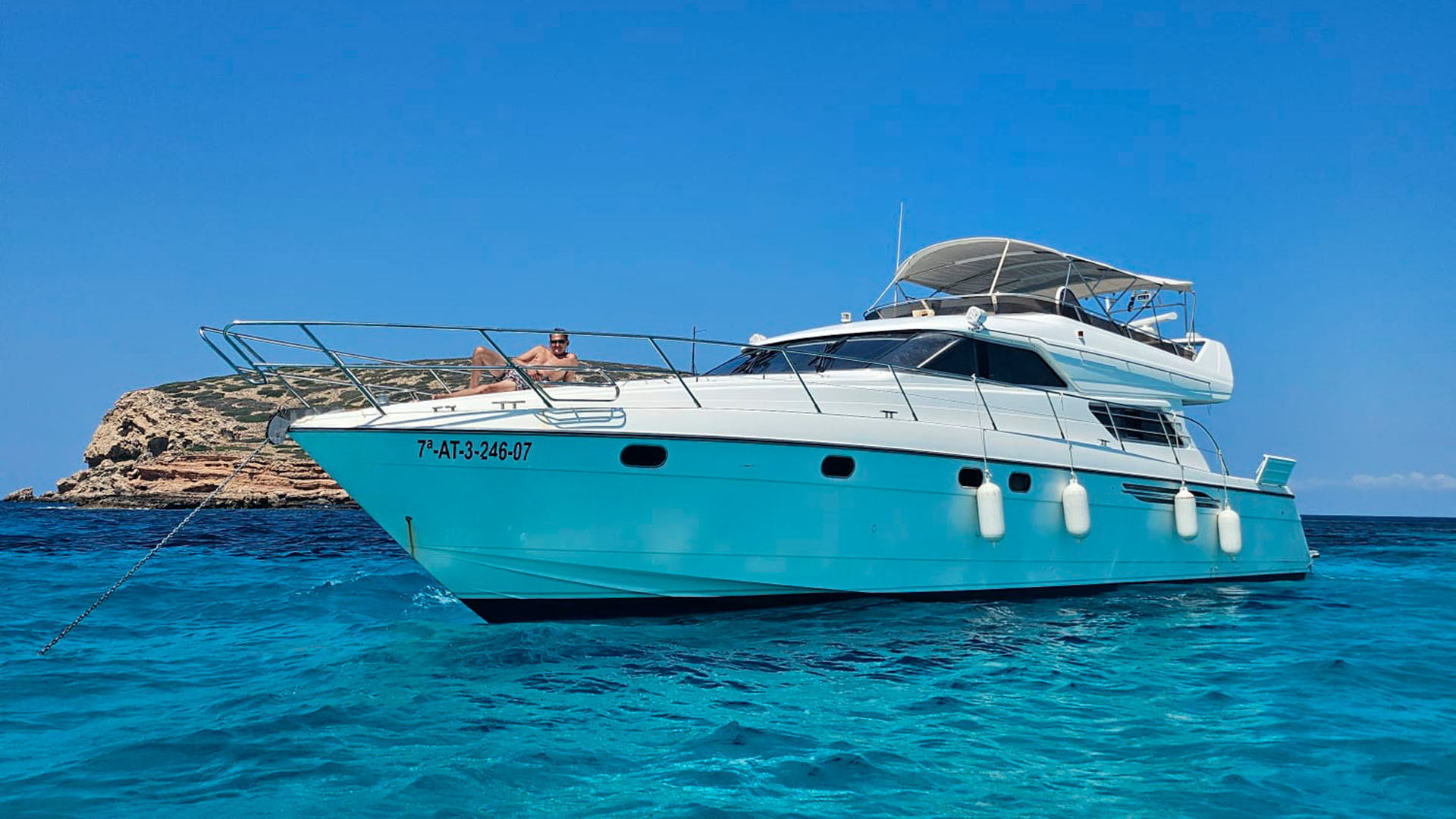 Avalon Yacht exterior 1